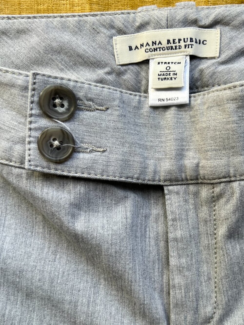 Banana Republic Light Grey Trousers, Size 0. Contoured fit. Stretch.
